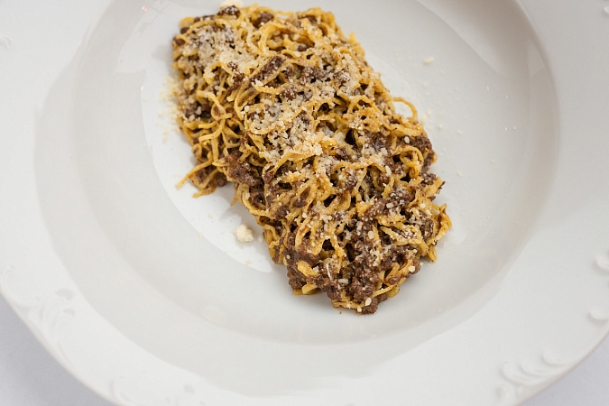 Тайарин с сальсиччей из города Бра