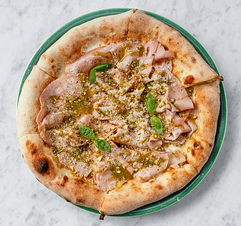 Мортаделла с фисташками без глютена