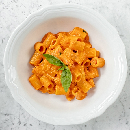 Ригатони с крабом