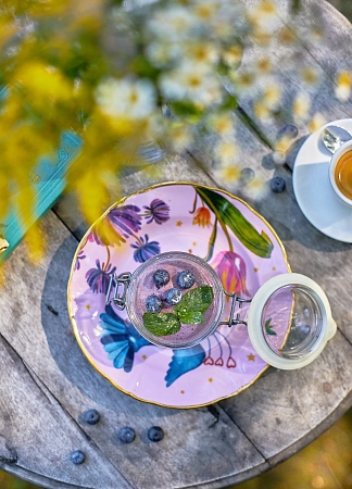 Черничный деликатес в фирменной баночке