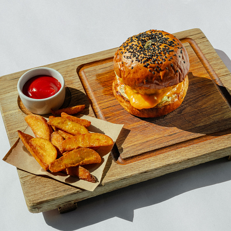 Фирменный бургер Маритоццо на углях